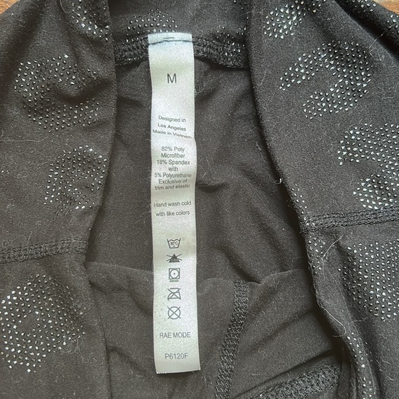 Black Glittery Cheetah Print Mid Length Stretchy Shorts Women’s Medium - Picture 8 of 11